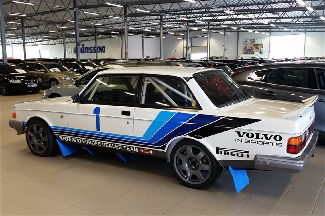 Volvo 240 rally